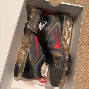 Nike WMNS Air Vapormax 2019 White & Black Shoe Box